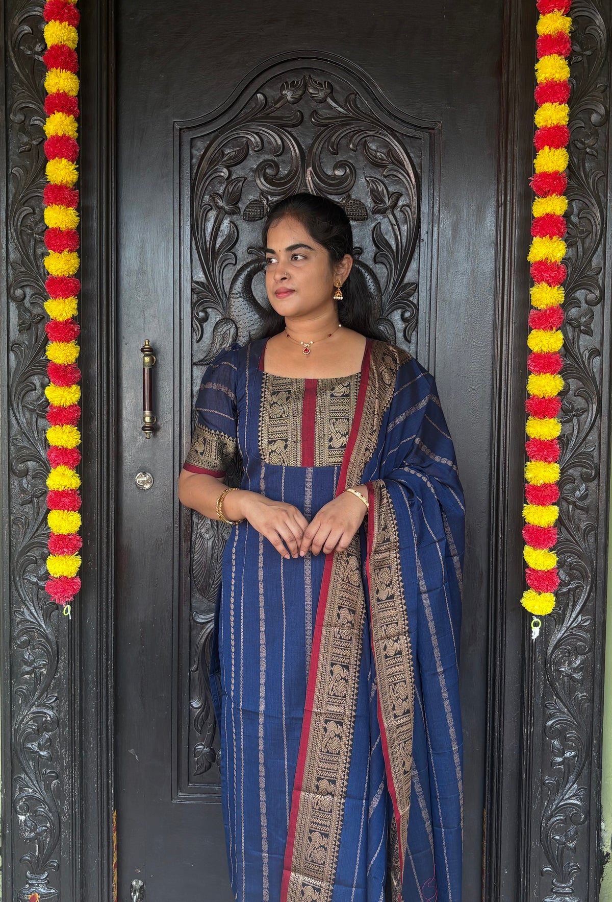 Veldhari Handloom Narayanpet Top And Dupatta Set