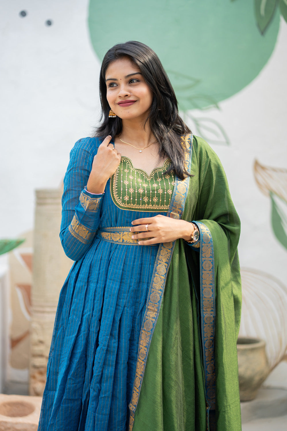 Vairaoosi Pleated Maxi With Silk Dupatta
