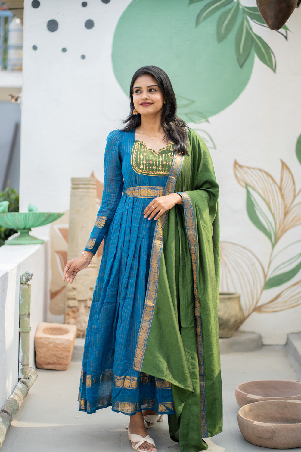 Vairaoosi Pleated Maxi With Silk Dupatta