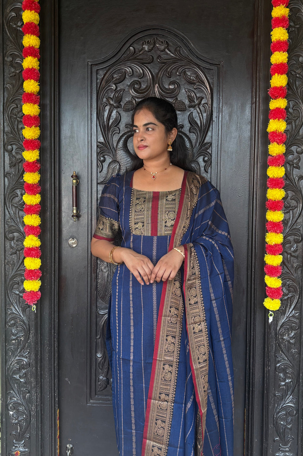 Veldhari Handloom Narayanpet Top And Dupatta Set