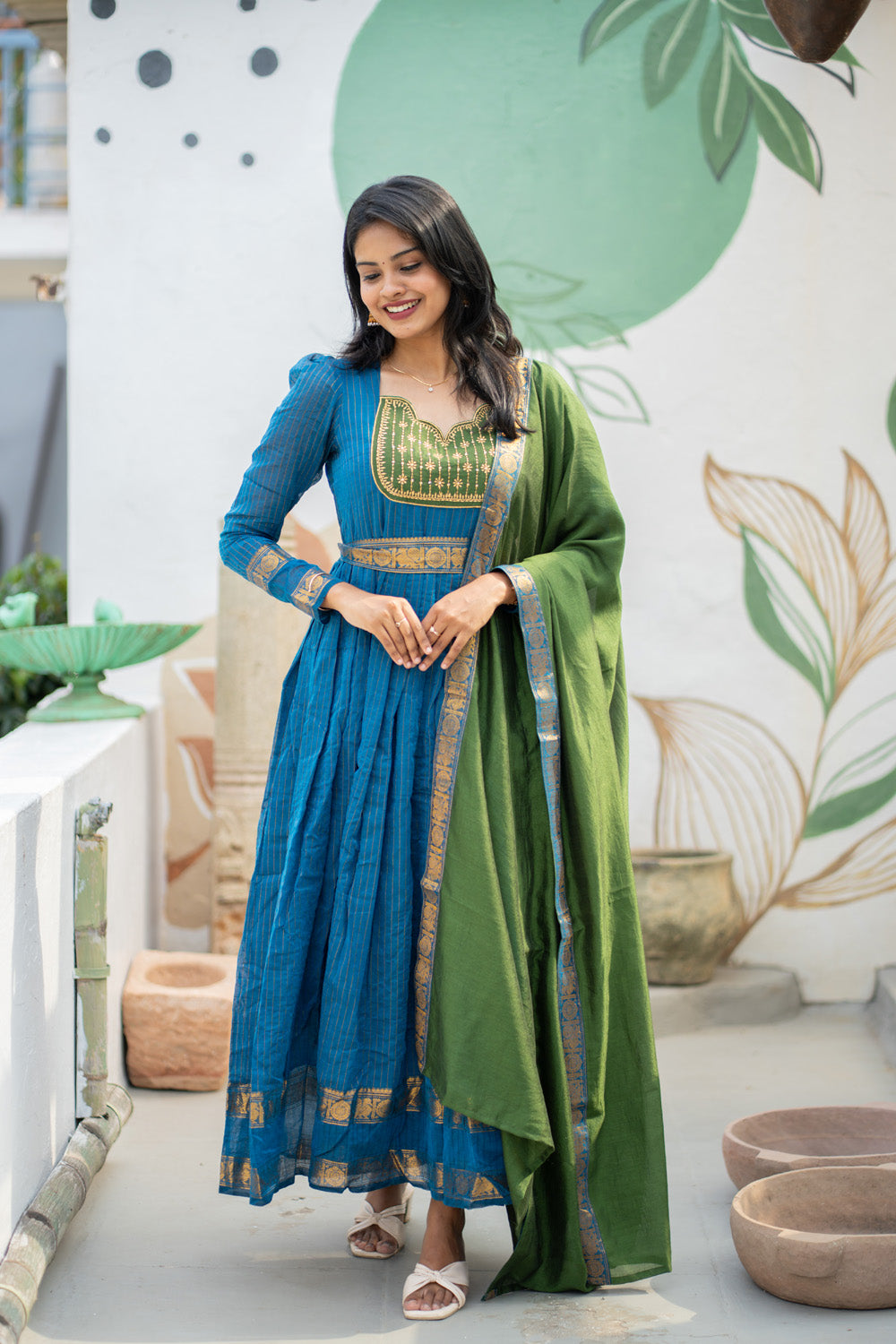 Vairaoosi Pleated Maxi With Silk Dupatta