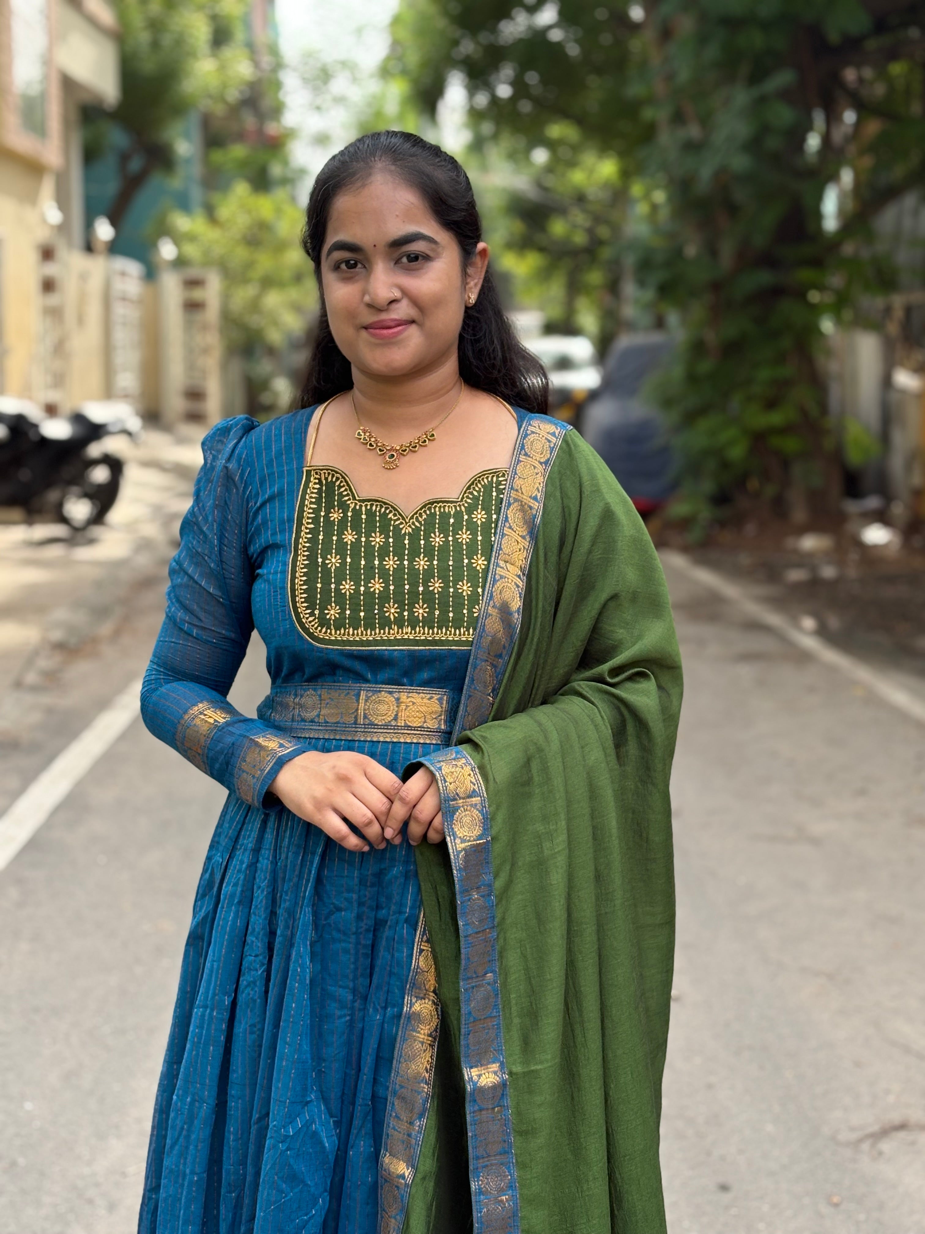 Vairaoosi Pleated Maxi With Silk Dupatta