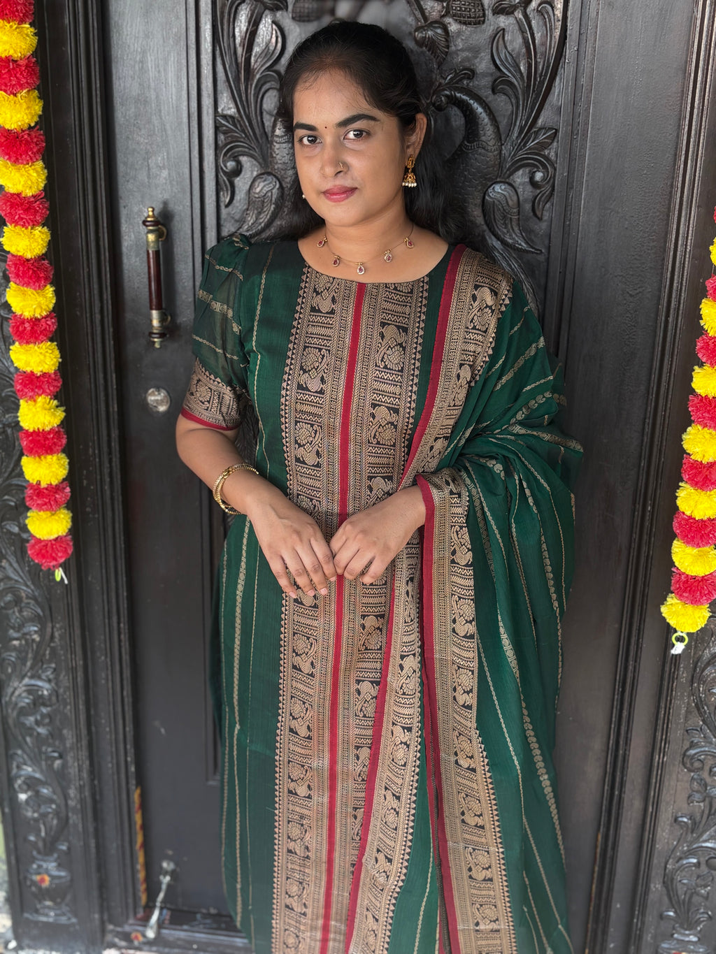 Veldhari Handloom Narayanpet Top and Dupatta Set