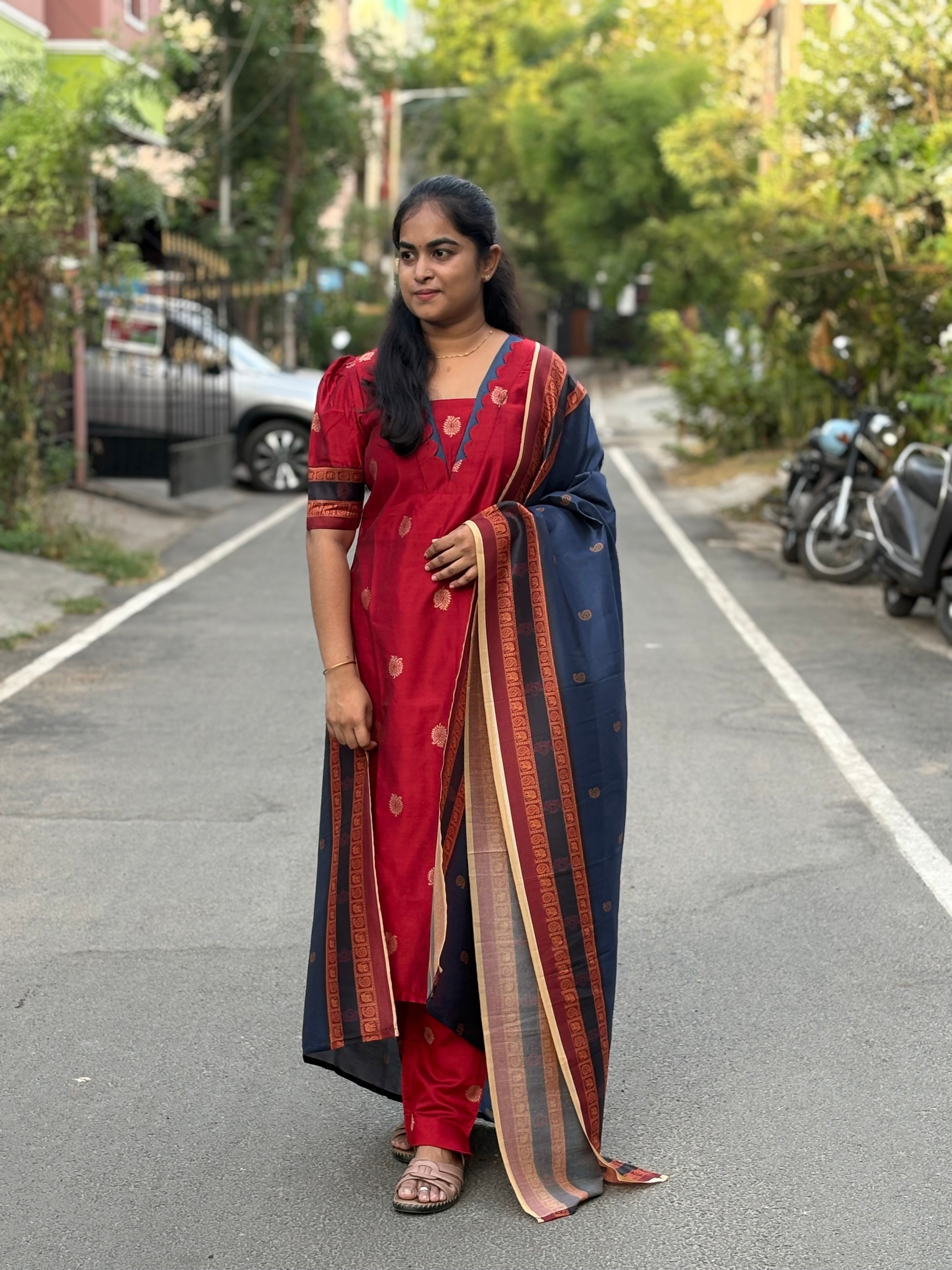 Red Raw Silk suit set With Tussar silk Dupatta
