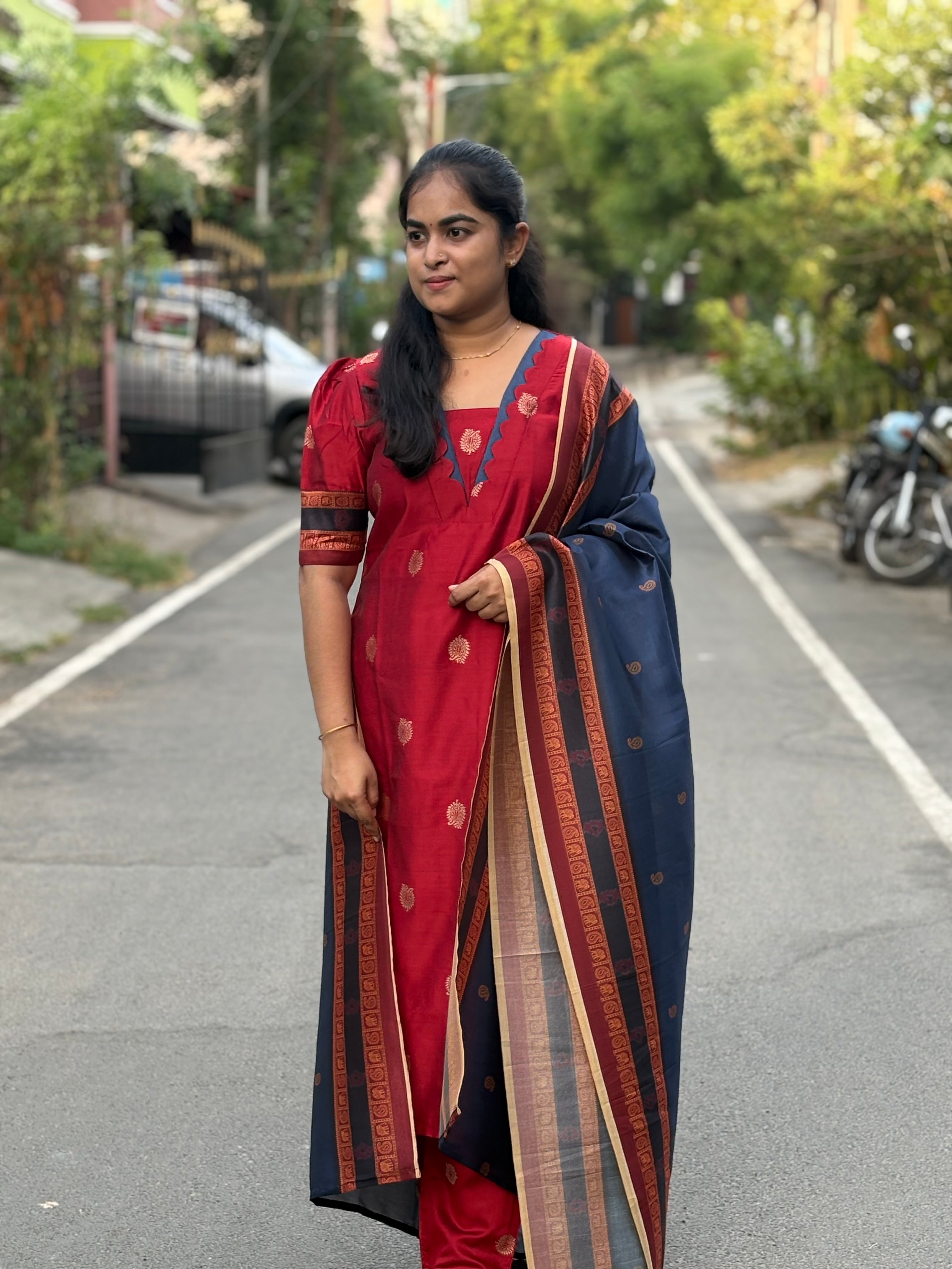 Red Raw Silk suit set With Tussar silk Dupatta