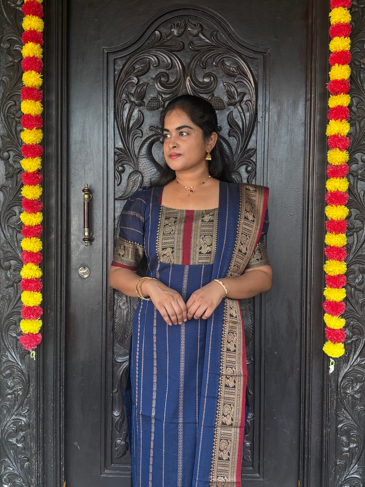 Veldhari Handloom Narayanpet Top And Dupatta Set