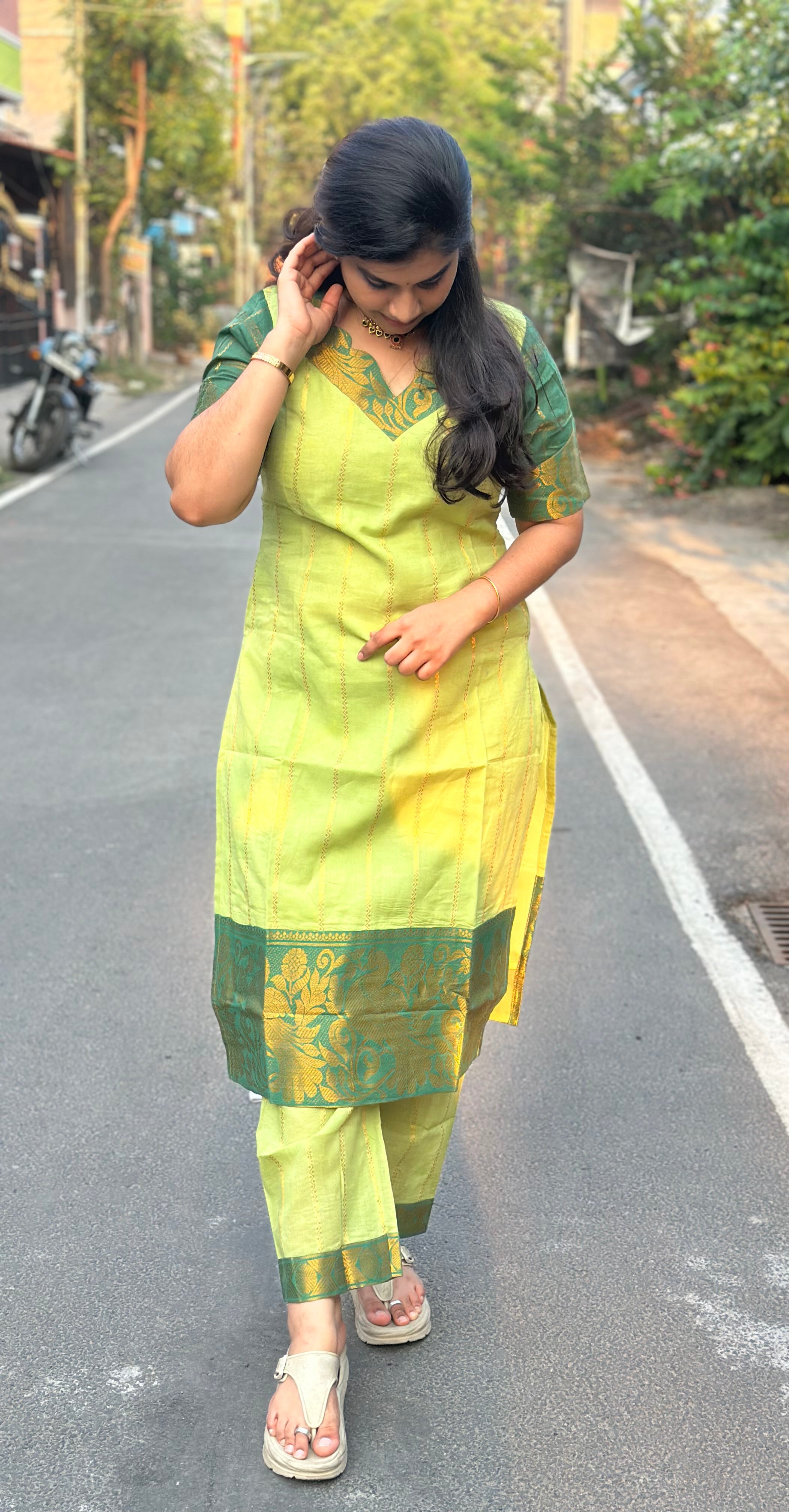 Mayuri Veldhari Sungudi Cotton Coord Set
